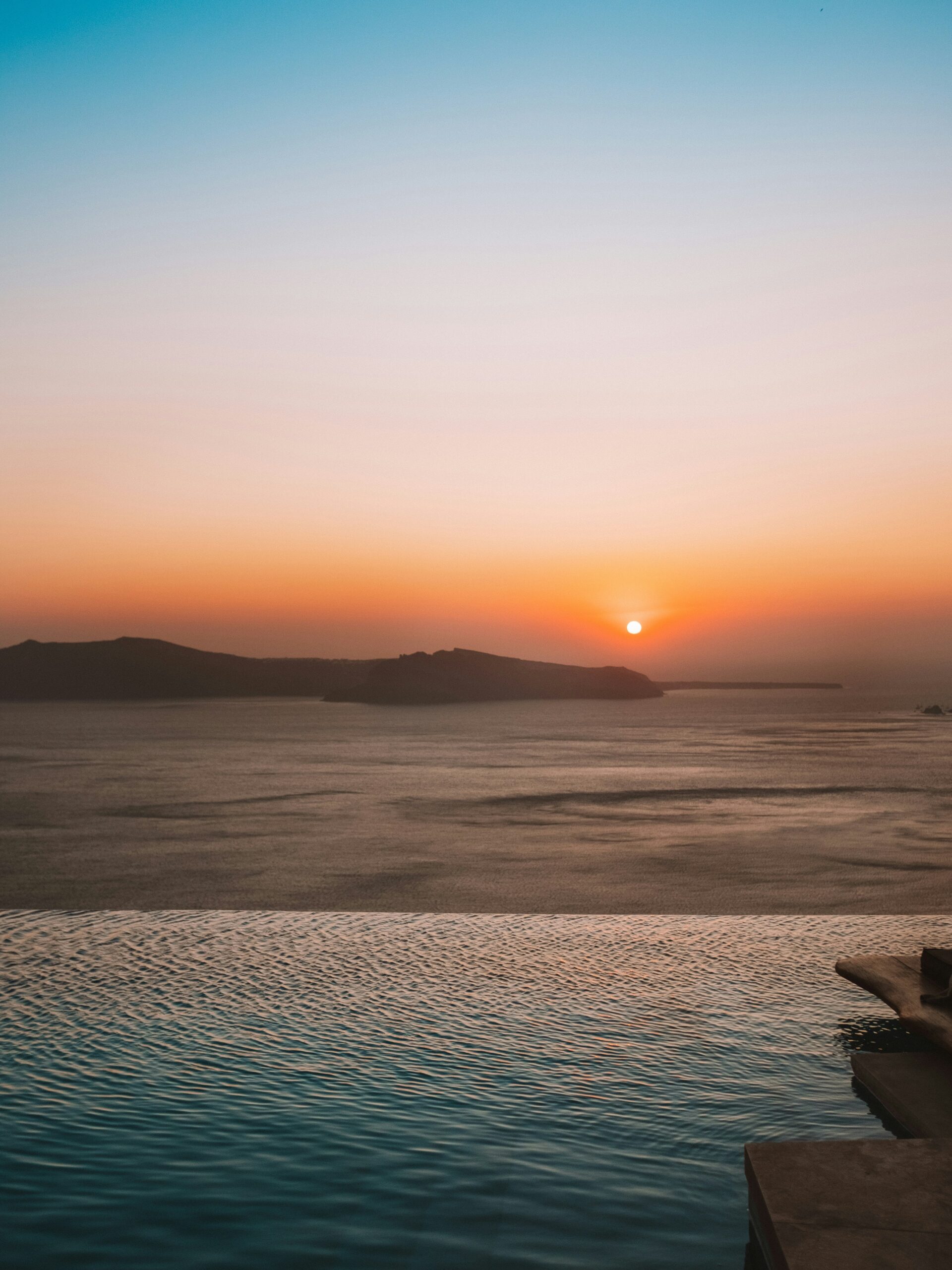 vila za najam,zalazak sunca nad morem u uvali kod Rogoznice