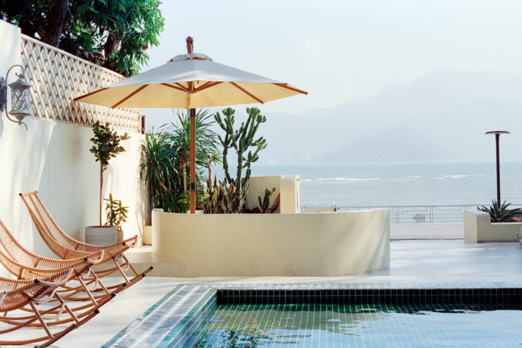 
6 razloga za savršen odmor je terasa s pogledom na more u Rogoznici